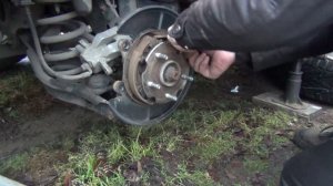 Замена шпильки на задней ступице Toyota RAV4