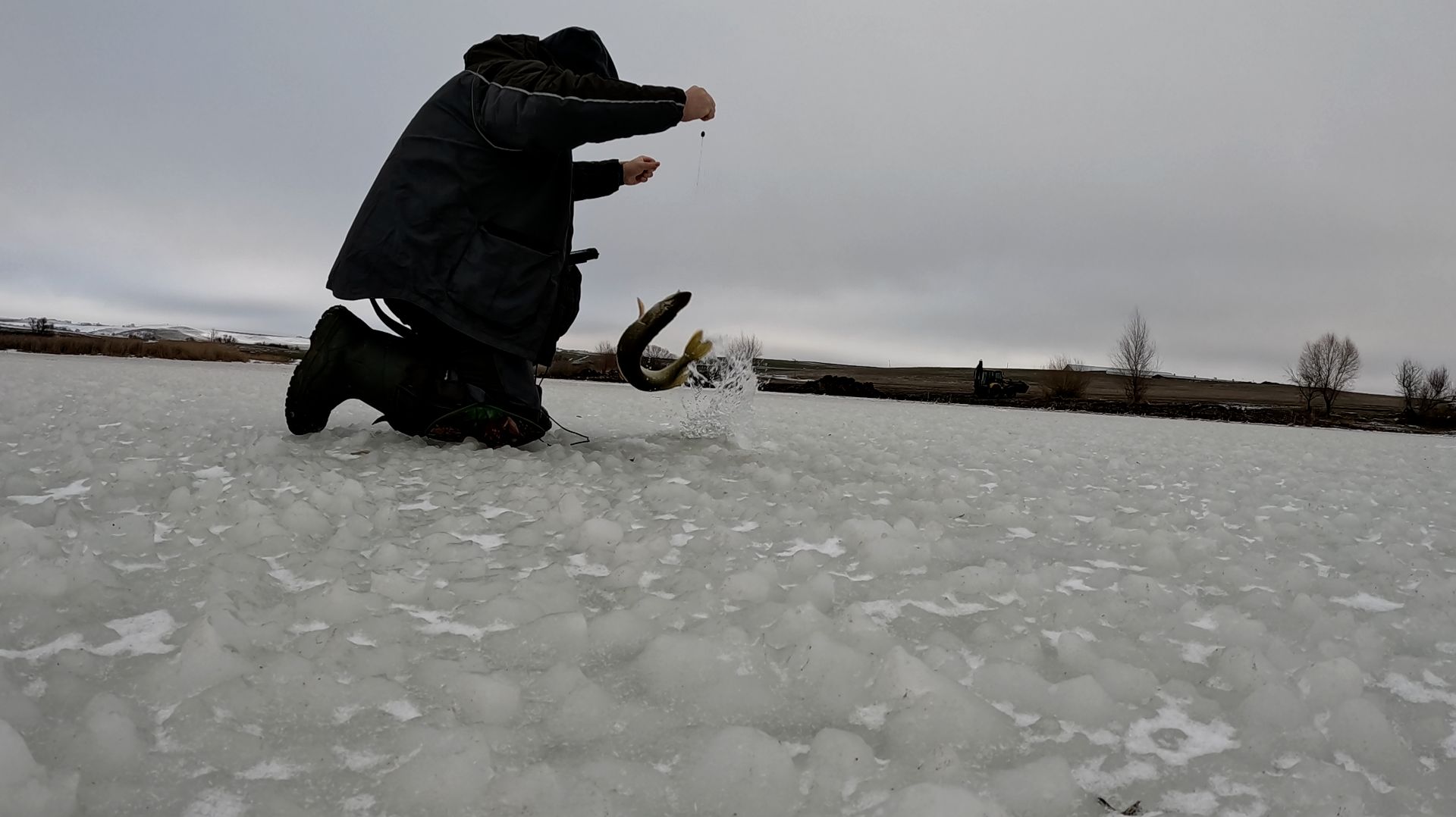 Теперь и с рыбой, открытие зимней рыбалки 2025-2026 смотреть онлайн