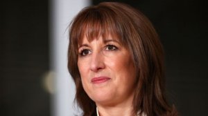 Британскому министру финансов запретили вход в любимый паб из-за налогов