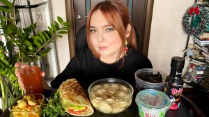 МУКБАНГ | Пельмени со сметаной, лепешка, закуски, грибы 🍲