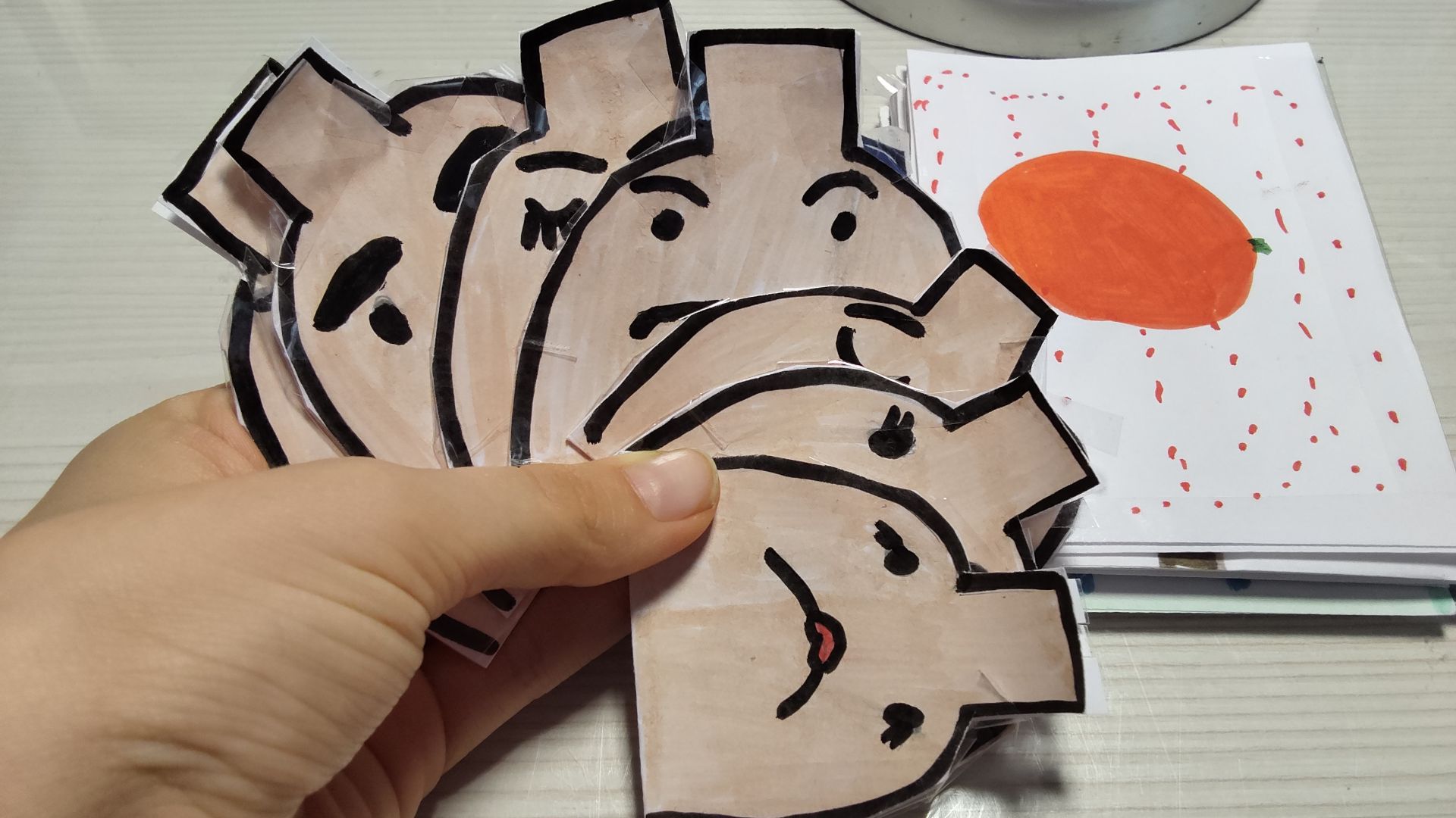 Распаковка бумажных сюрпризов мир бумажек смотреть онлайн