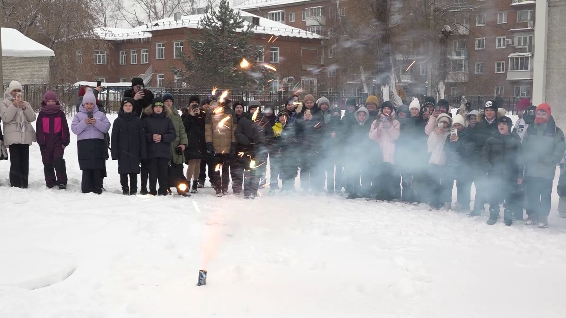 Новосибирским школьникам провели урок праздничной безопасности