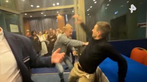 Уголовное дело возбудили после нападения на журналистов "Известий" на тренинге