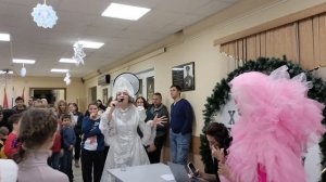 Ёлка в школе.Снегурочка🥳