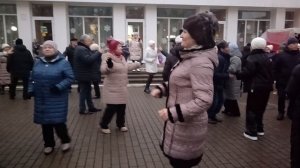 Танцуют все...... 21.12.25 Гомель парк Луначарского 🥰💫