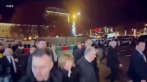 Толпа освистала приехавшего на поминки по жертвам теракта Мерца