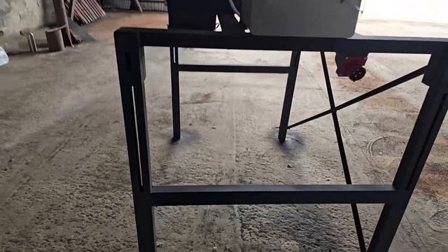 Большая молотковая дробилка на раме под биг бэг.