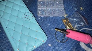 Паяльник для страз - у Любаши новое приобретение.