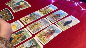 Какой мужчина хотел бы  вас поздравить с Новым годом? Гадание Таро