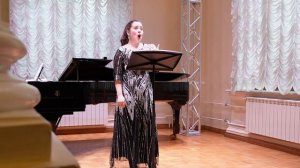 Александра Конева исполняет романс Рахманинова «Не верь мне, друг». Фортепиано — Бао Сицзилло