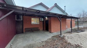 НАВЕС К ДОМУ НАКРЫТЫЙ МОНОЛИТНЫМ  ПРОФИЛИРОВАНЫМ ПОЛИКОРБОНАТОМ