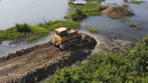 Бульдозер-толкач Shantui DH17 C2 - лучший мощный самосвал для экстремальной уборки грунта и породы