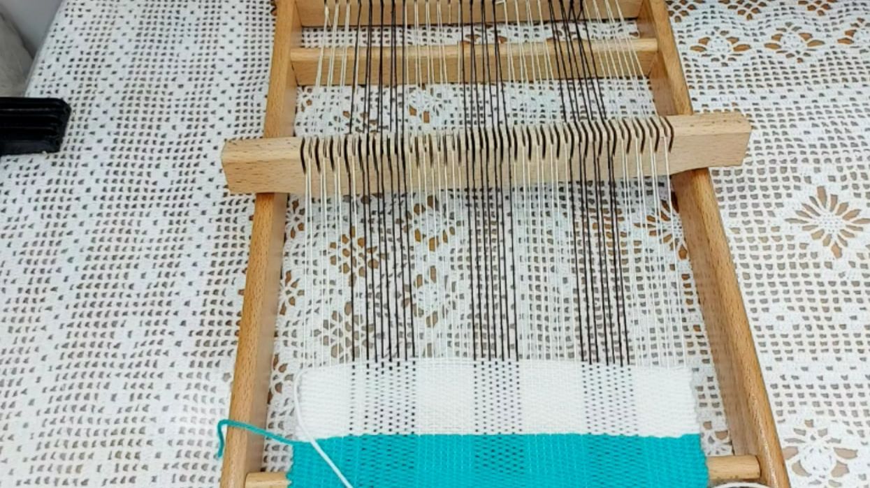 ВЯЗАЛА И ТКАЛА смотреть онлайн