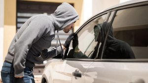 Двух автомошенников, организовавших 140 подставных ДТП, задержали в Новосибирске