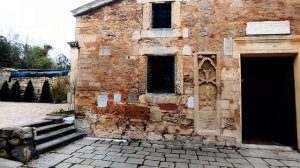 Храм Сурб Саркис и могила Айвазовского