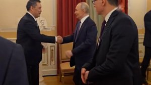 Путин встретился с Жапаровым перед заседанием ВЕЭС: видео.