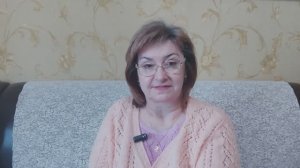 Всем здоровья! Дослушала книгу,  довязала второй рукав.