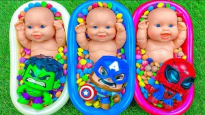 ОТКРЫВАЕМ ОГРОМНУЮ КУЧУ СЛАДОСТЕЙ! Видео для детей!