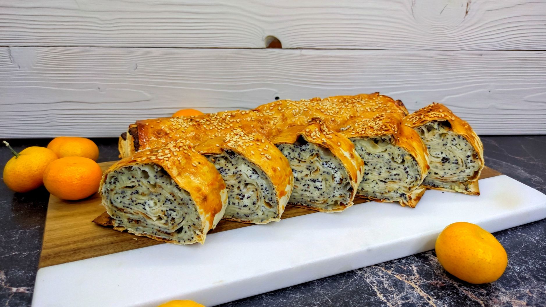 Рулет из лаваша с творогом и маком. Рецепт завтрака. Лаваш с начинкой.