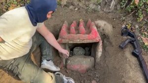 Шокирующее сокровище в сундуке с шипами❗️ [ Странная охота за сокровищами с металлоискателем