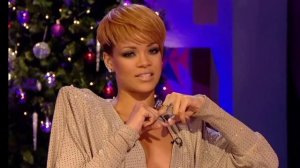 Рианна СОЖАЛЕЕТ о татуировках на пальцах | Полное интервью | «Вечер пятницы с Джонатаном Россом»