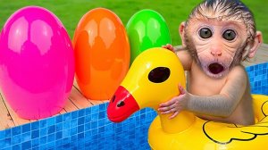 Малыш БонБон нашёл огромные цветные яйца у бассейна!