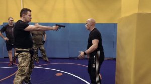 Обезоруживание. В. Н. Крючков