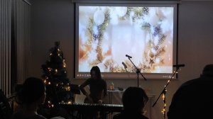 Играет Юлия Яневич