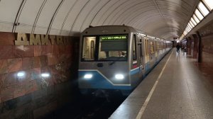Метро в Москве красивая подборка прибытия и отправления поезда в метро и станций