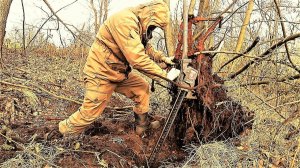 Что вообще творится, откуда здесь столько добрища? Коп металлолома, идём по следу мощной техники.