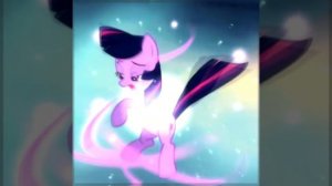 Это пони интересуется хоть чем-нибудь по мимо учёбы