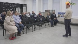 Депутат государственной думы пообщался с избирателями на заводе "Vitra"