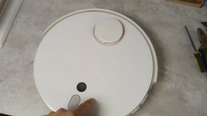 Робот пылесос крутится на одном колесе, не работает одно колесо