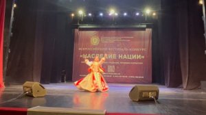 Песня «Барыня» исполняет Олеся Озерова.