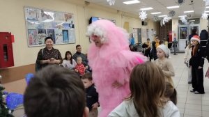 Что за персонаж в розовом костюме?Отгадайте🥰