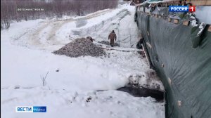 В Усинском районе продолжается ремонт моста через реку Евсявис