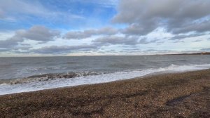 Прогулка по центральному пляжу Тамани