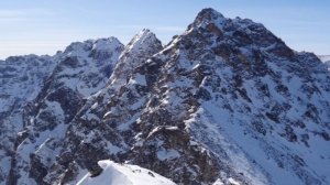 Лавинная опасность объявлена в горах на севере Бурятии