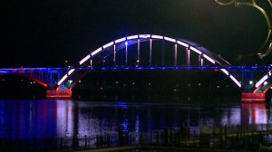(Рыбинск-40) ВОЛЖСКИЙ МОСТ ЗАСИЯЛ ОГНЯМИ