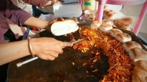 Стритфуд Индии. Огромная пицца-яичница.