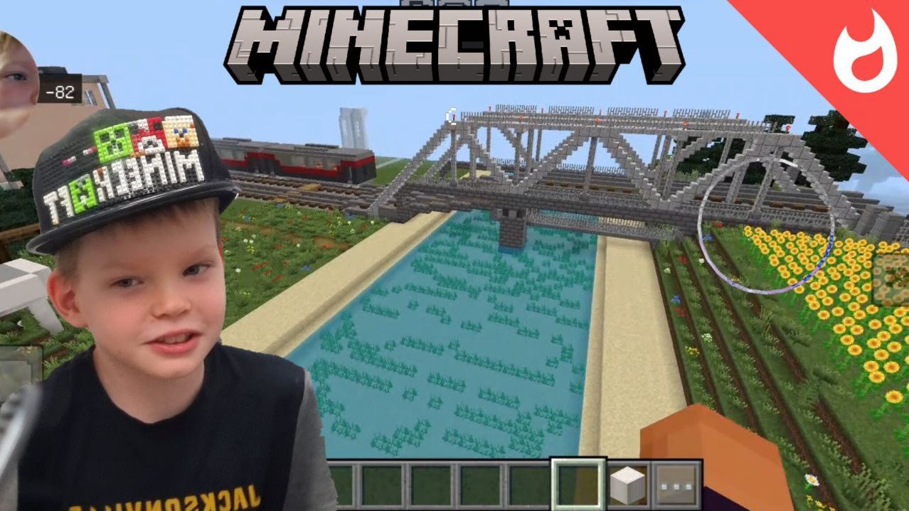 Таинственный городок Майнкрафт  и его командный центр