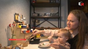 АНЖЕЛА БОБЫЛЕВА: МАСТЕРИЦА ИЗ ЛЕСОСИБИРСКА РАСПИСЫВАЕТ ДЕРЕВЯННЫЕ ПОДЕЛКИ