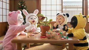 Милые котята против голодного растения. Забавная история спасения. Трогательная история