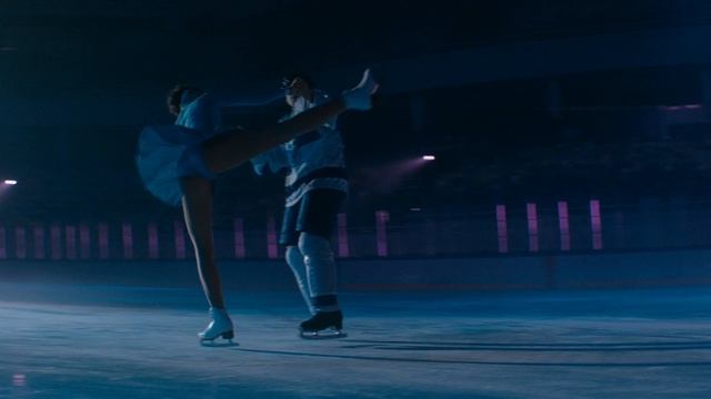 Лед. Лапшина танцует с хоккеистом Петровым смотреть онлайн