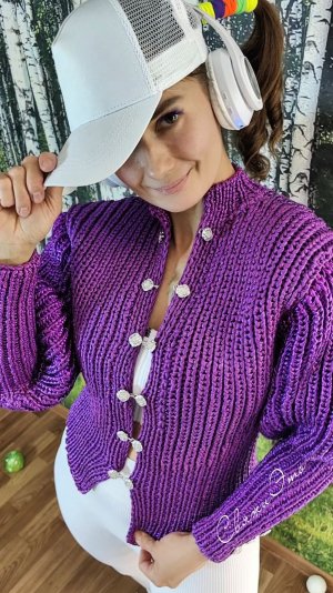 Куртка связана Английской резинкой.