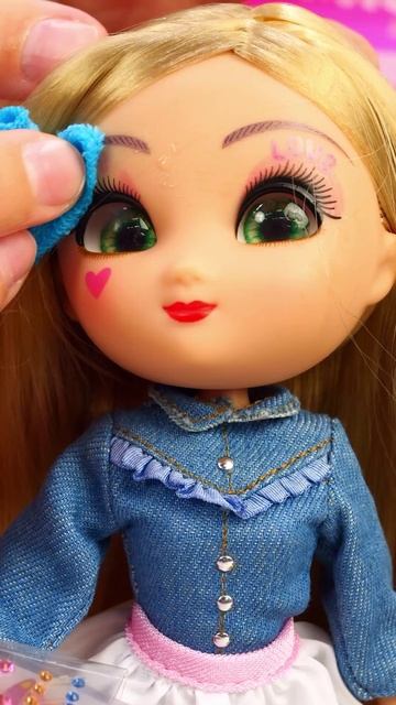 Игры Макияж для Девочек💋Кукла для девочки Юник Айз Эми Unique Eyes выбирает себе образ со стразами! смотреть онлайн