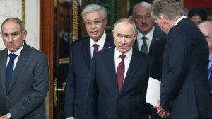 Путин организовал для лидеров СНГ экскурсию по Эрмитажу