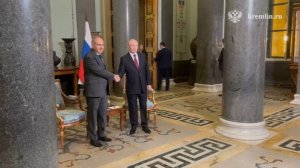 Путин провел двустороннюю встречу с Пашиняном