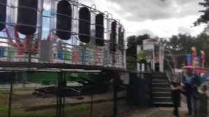 В парке аттракционов