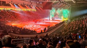 (12+) Новогоднее чудо для каждого: благотворительная «Ёлка» главы Мытищ собрала тысячи детей